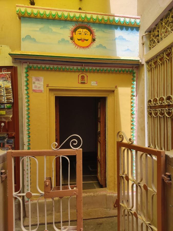 Heritage Homestay@Old City Near Ganges バラナシ エクステリア 写真